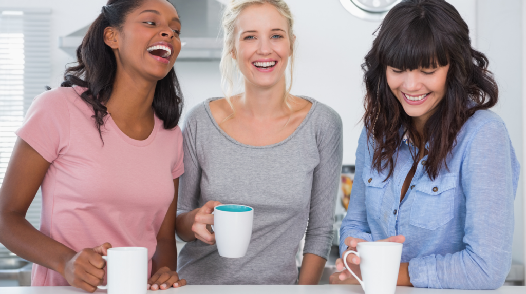 Etre épanouie dans son job ! Equipe de conseillères MLM qui partage une véritable aventure humaine